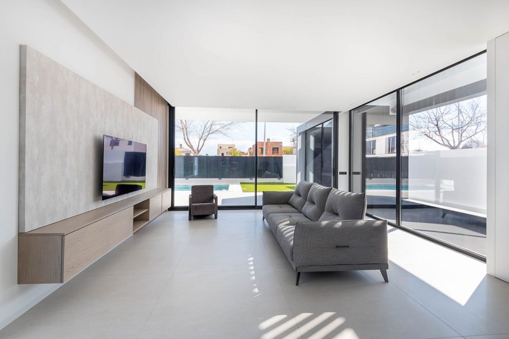 Diseño de cocina a medida con grandes visión al exterior