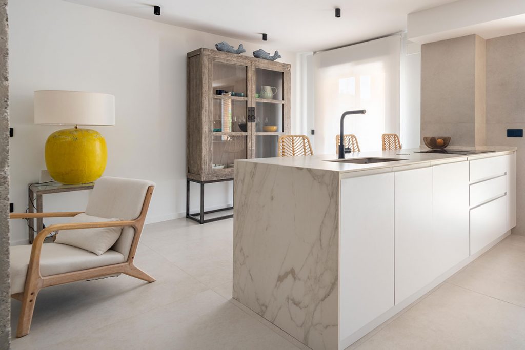 Proyecto de remodelación de cocina en apartamento de verano en Benicassim.