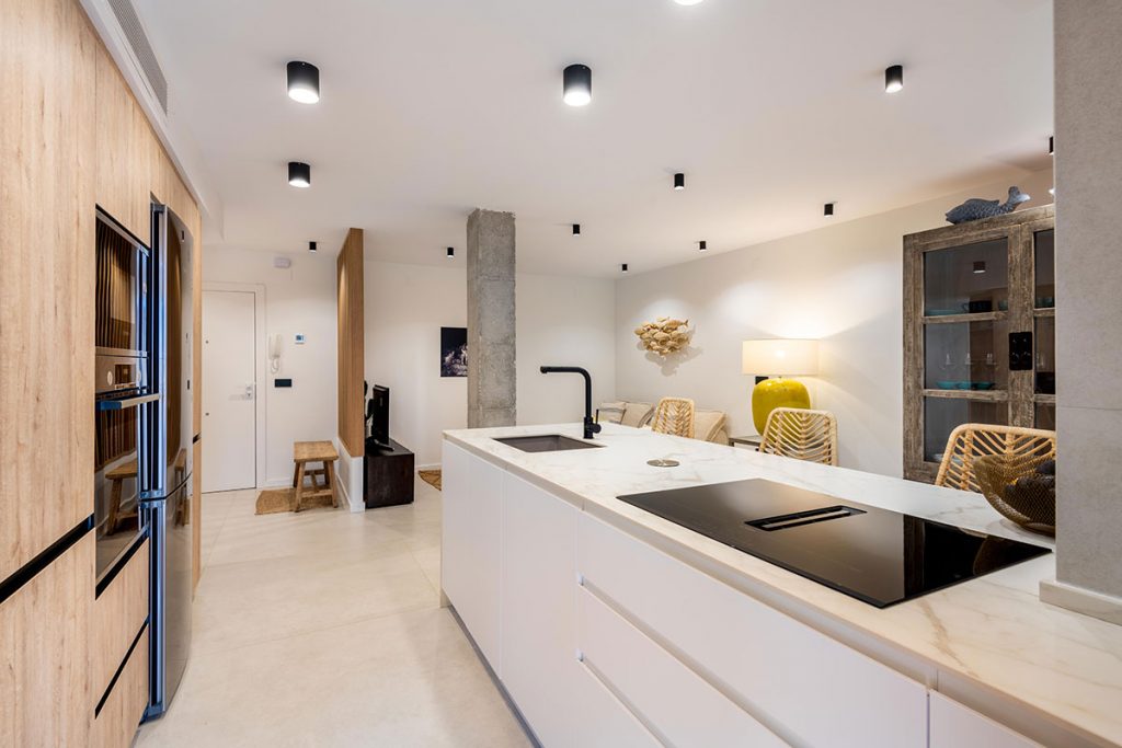 Proyecto de remodelación de cocina en apartamento de verano en Benicassim.