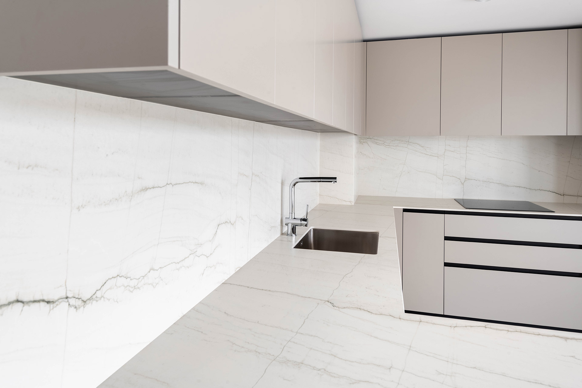 Diseñamos y fabricamos cocinas 100% personalizadas