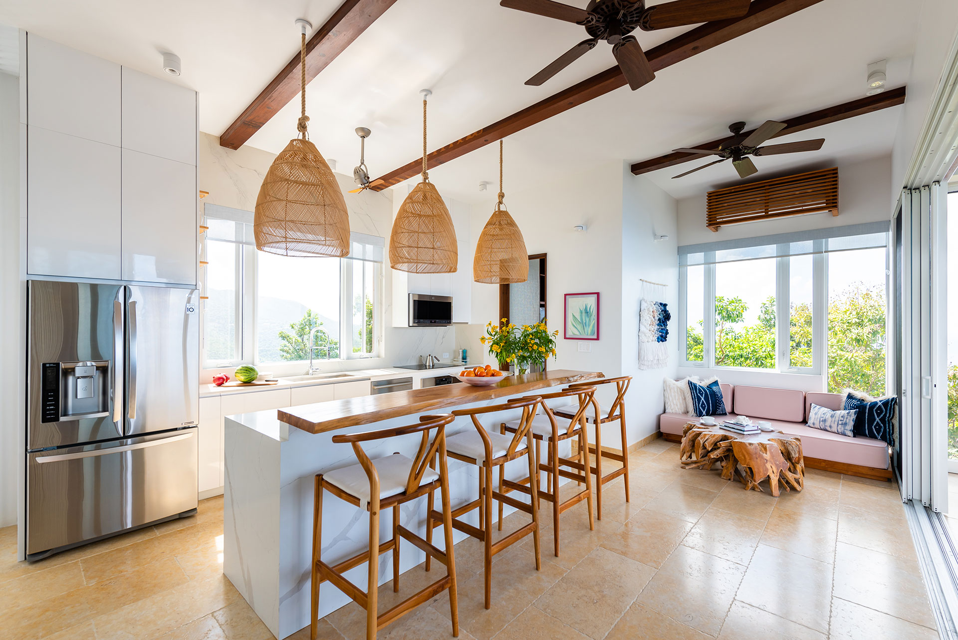 Diseño de cocina resistente a la humedad y altas temperaturas de las Islas Vírgenes Británicas.